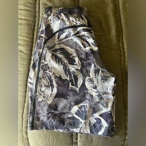 Lululemon PaceBreak 9” shorts